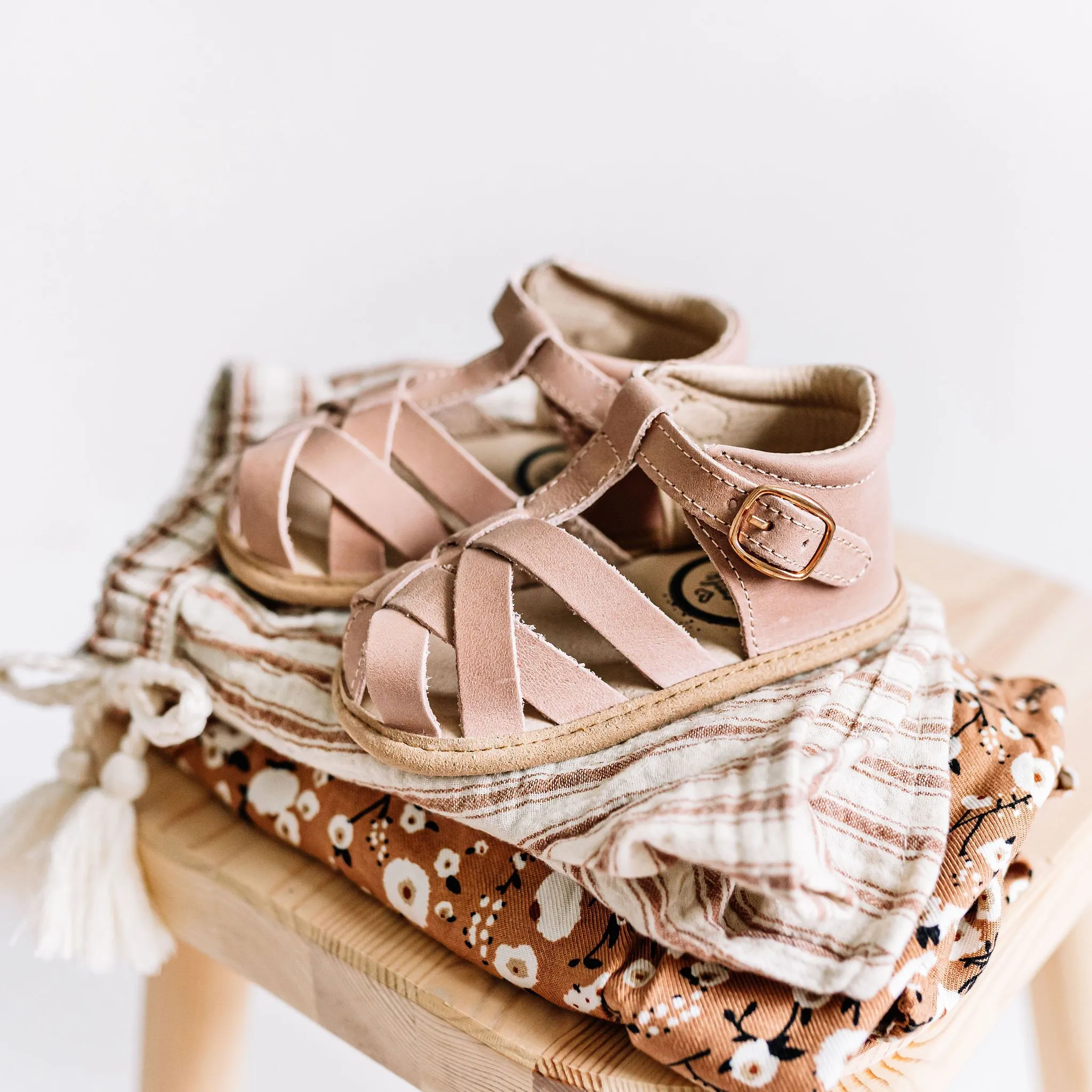 Blush Closed Toe Sandal {Premium Leather}