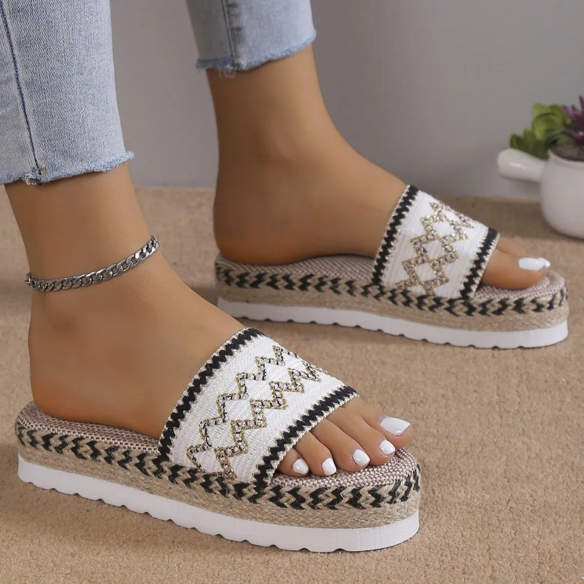 Donna Geometric Weave Platform Sandals