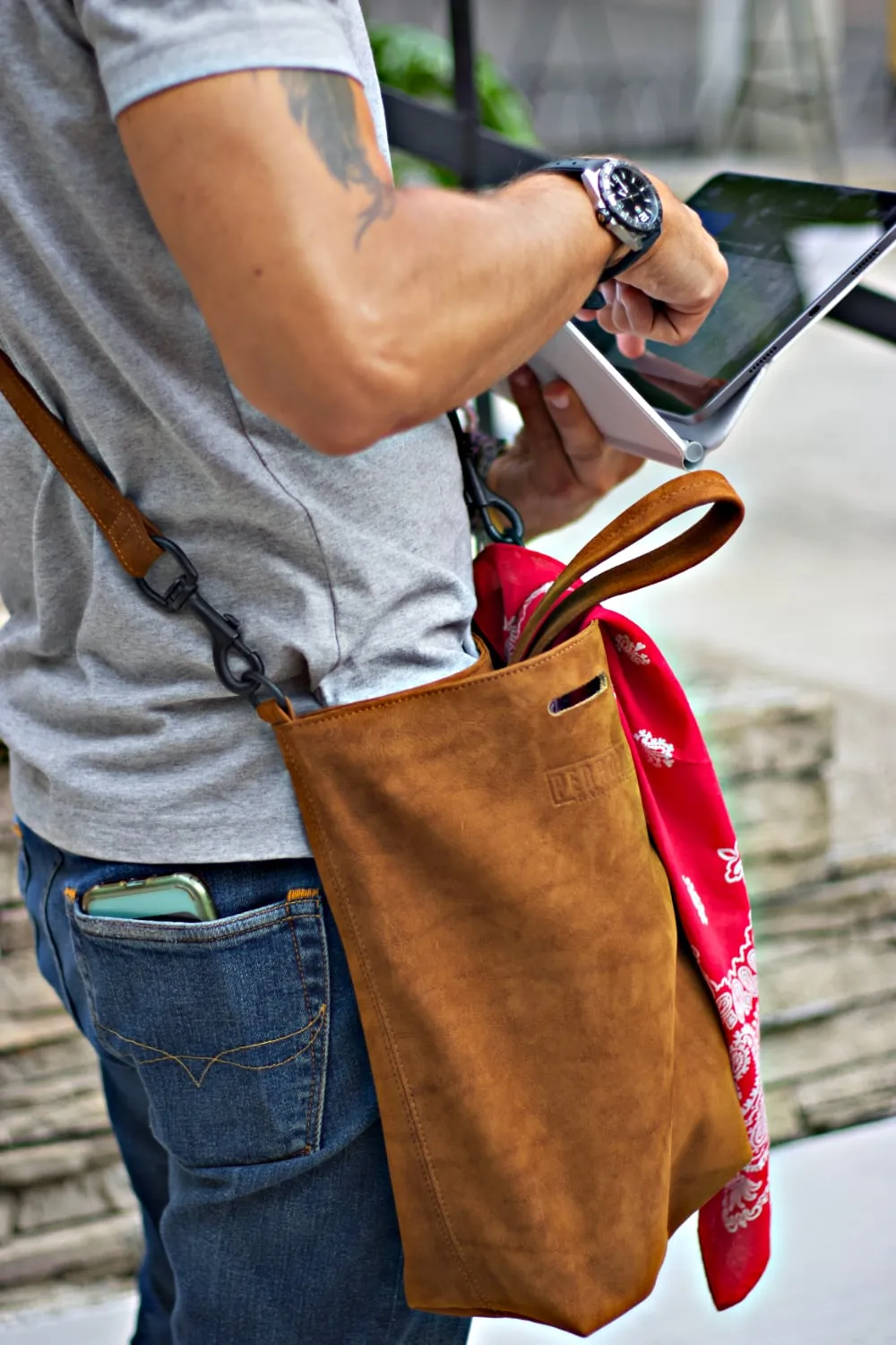 LN SS Suede Bag - Shoulder Strap -Beach, Bottle Bag in Cinnamon Brown