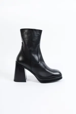 LUCY BLACK - Heeled Ankle Boot