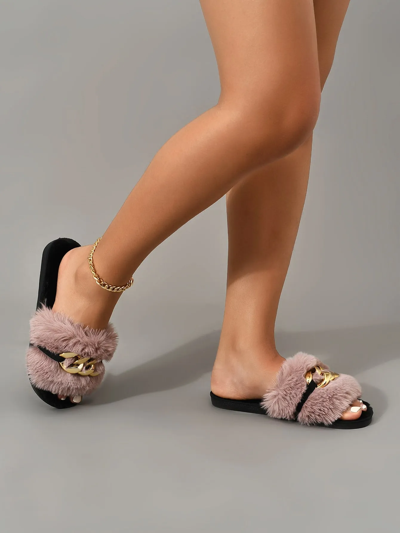 SHEIN Chain Decor Fuzzy Slippers