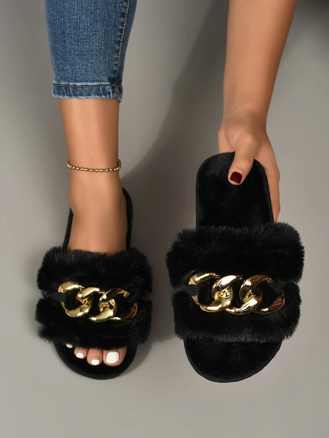 SHEIN Women Black Fluffy Chain Decor Slippers