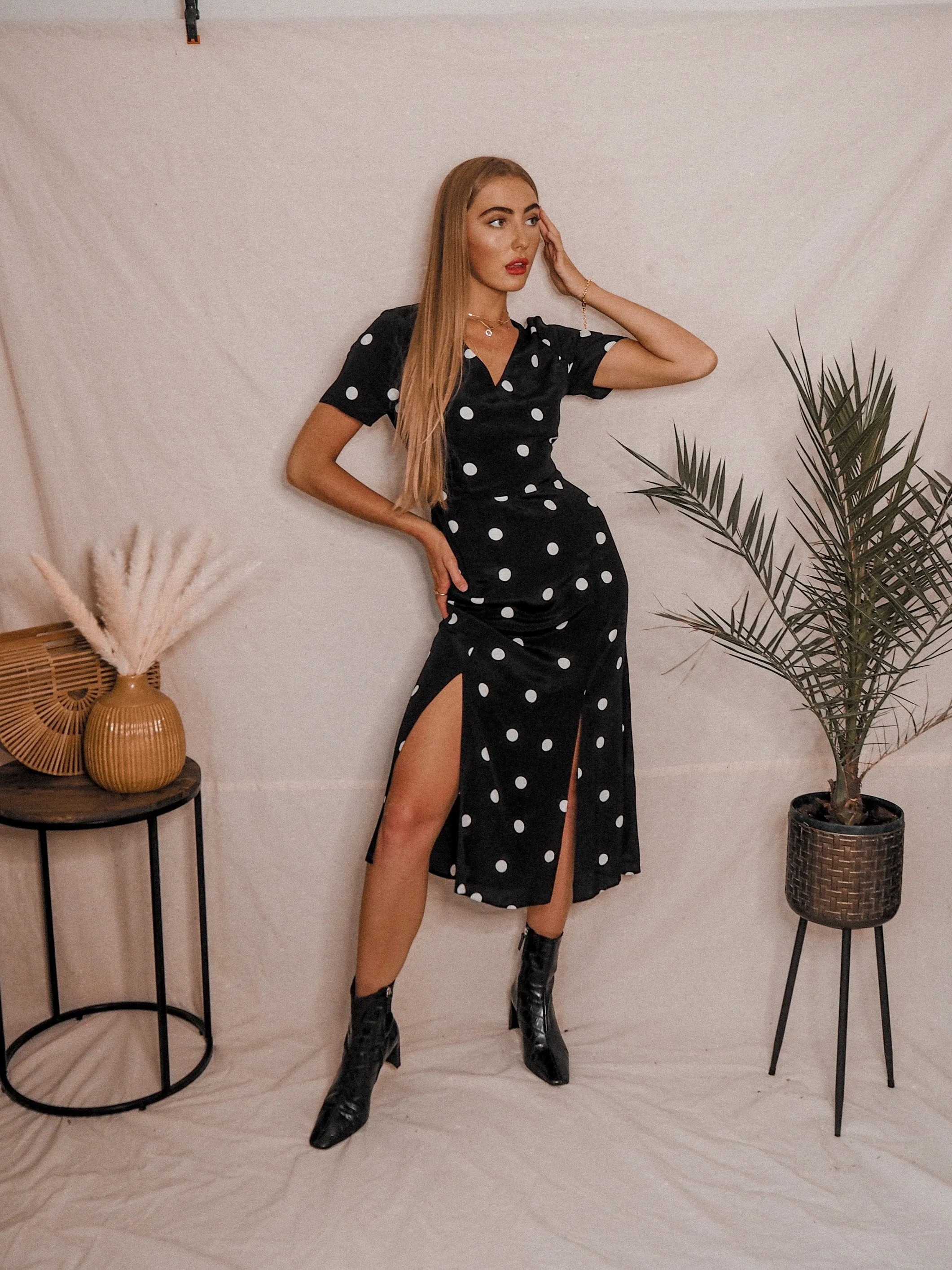 Winnie V Neck Midi Dress /  Mono Spot