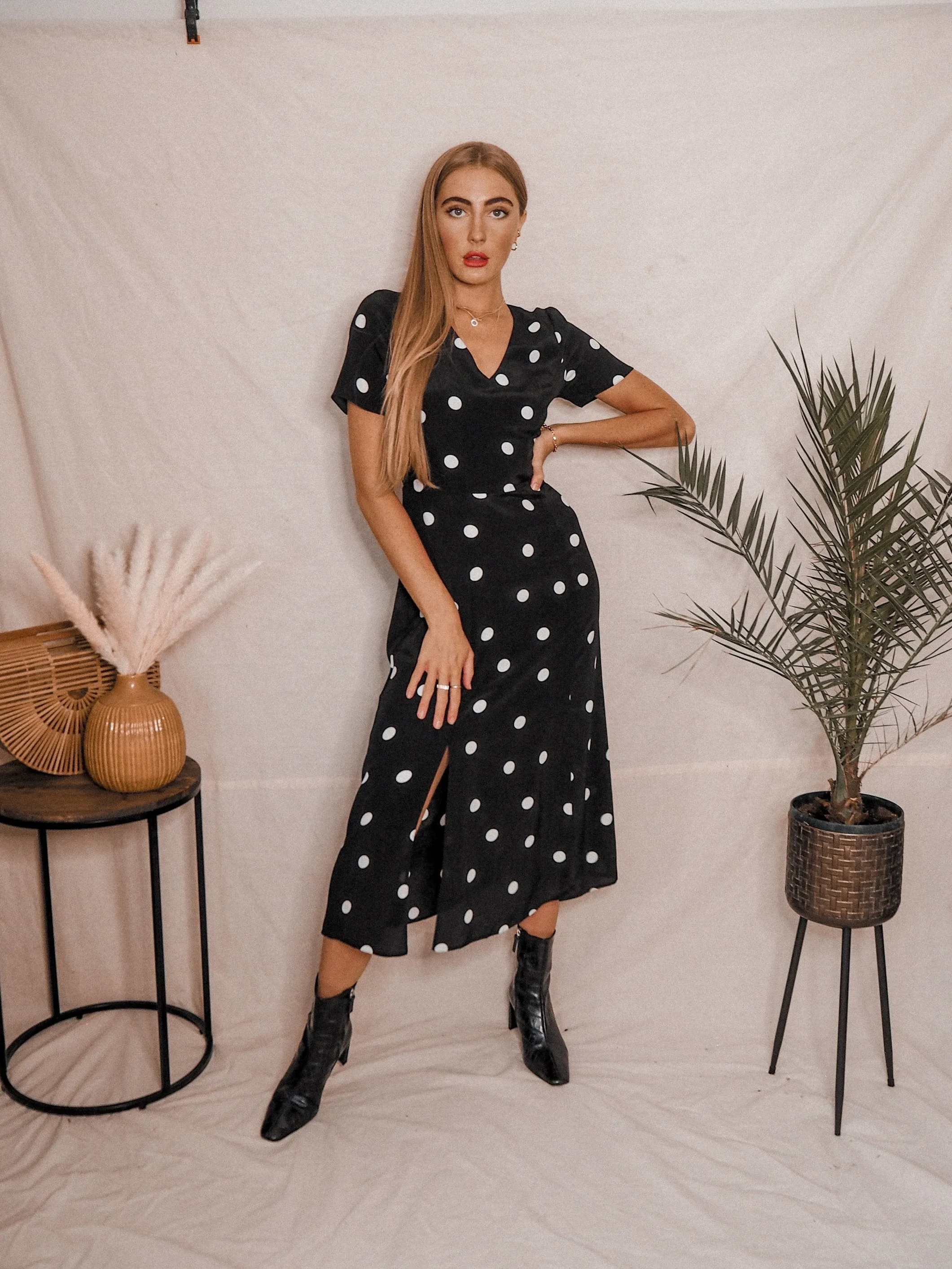 Winnie V Neck Midi Dress /  Mono Spot