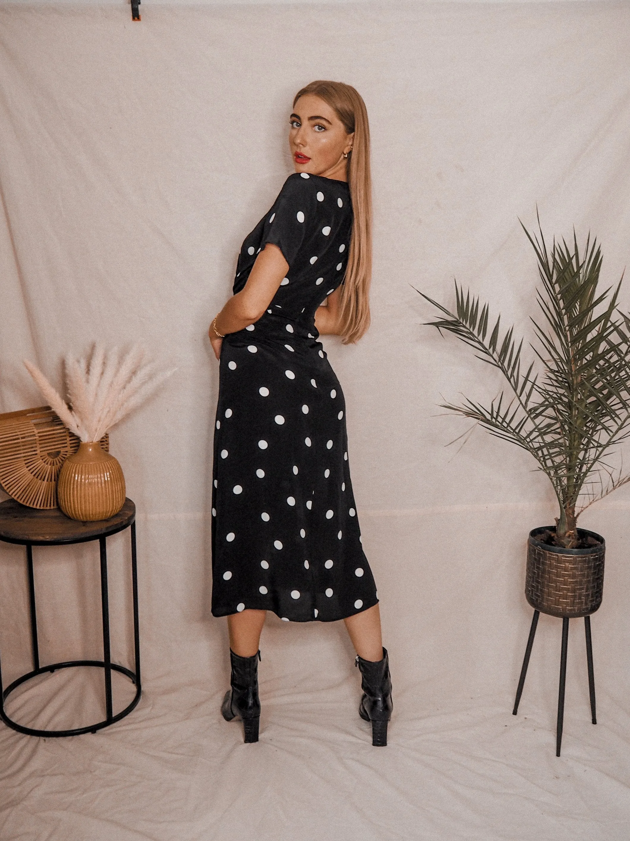 Winnie V Neck Midi Dress /  Mono Spot