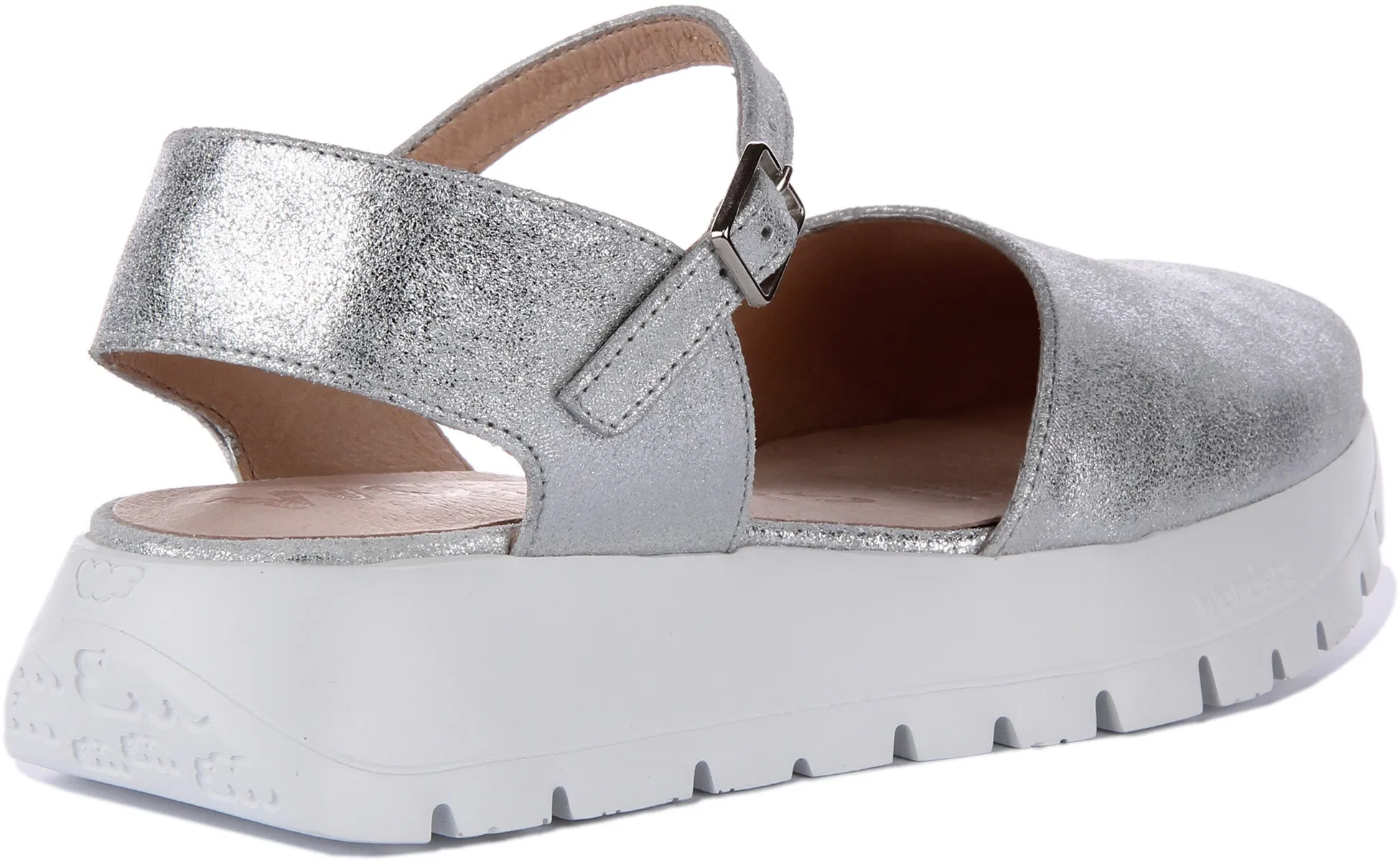 Wonders Babi Closed Toe Sandal In Platinum For Women