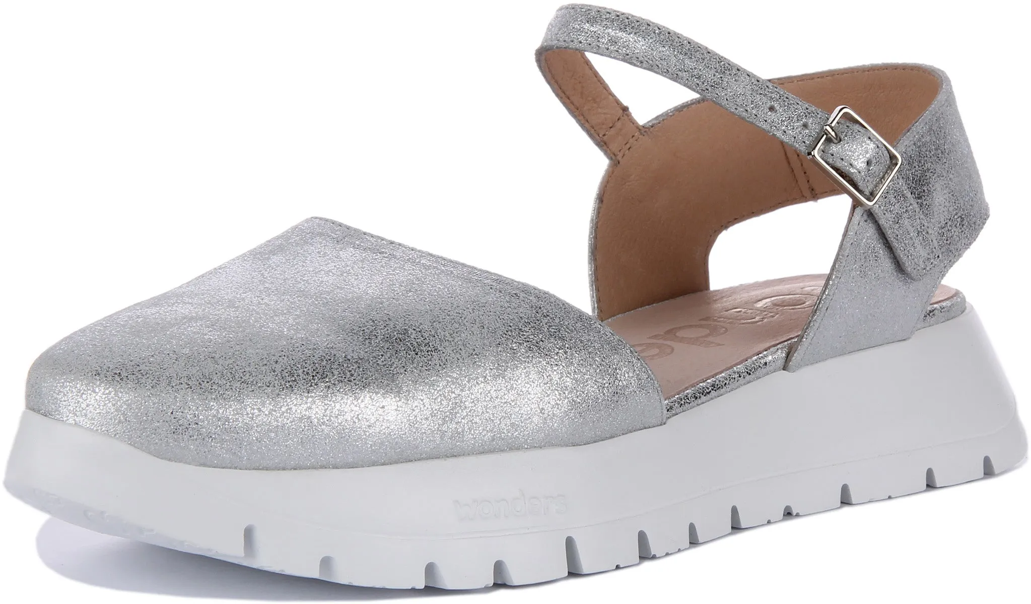 Wonders Babi Closed Toe Sandal In Platinum For Women